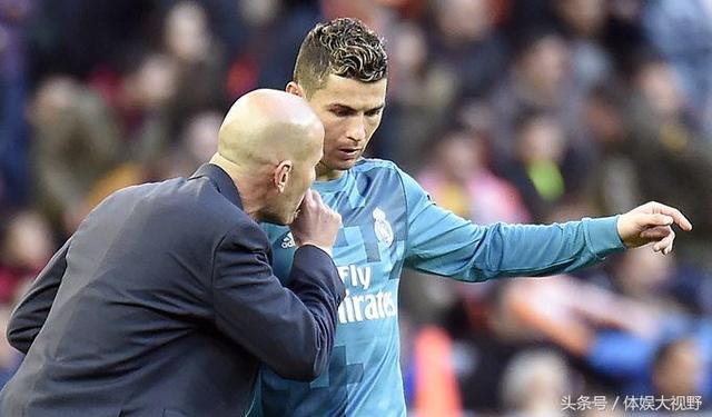  莱比锡主帅战术遭质疑，赛后发布会显尴尬  